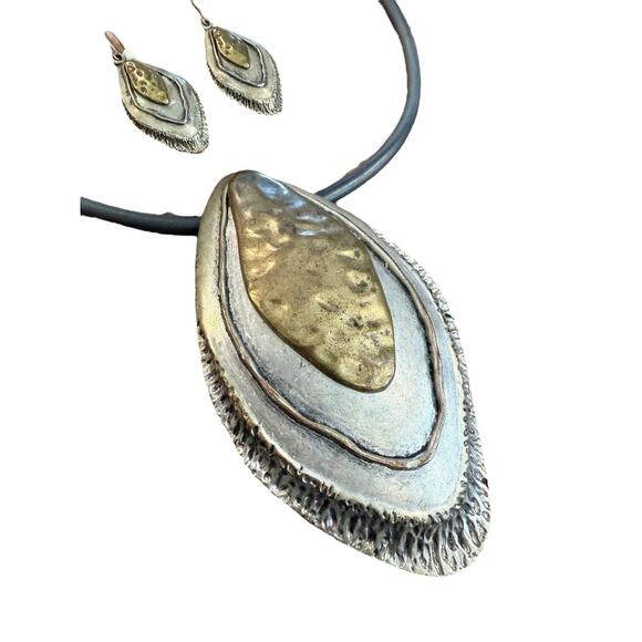 Silver Tone Contemporary Art Necklace Earrings Set Large Silver Tone Brass - Picture 2 of 10